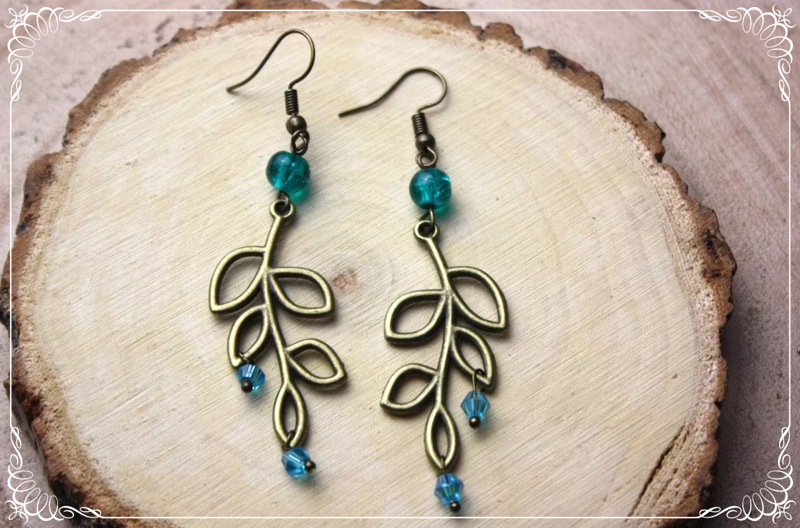 Boucles d'oreilles pendantes "Grandes feuilles de lauriers et perles"