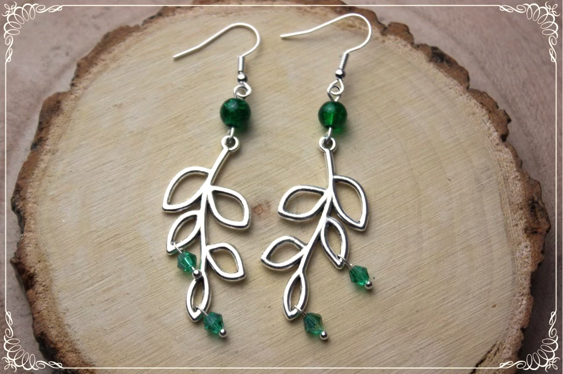 Boucles d'oreilles pendantes "Grandes feuilles de lauriers et perles"