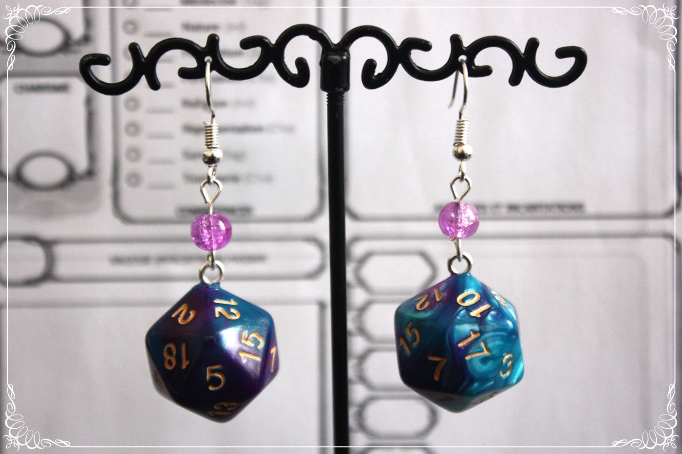 Boucles d'oreilles "Dés JDR - Violets "
