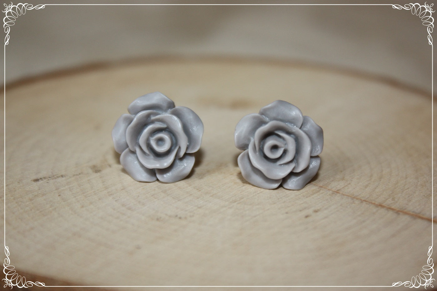 Boucles d'oreilles clous "Roses mattes"