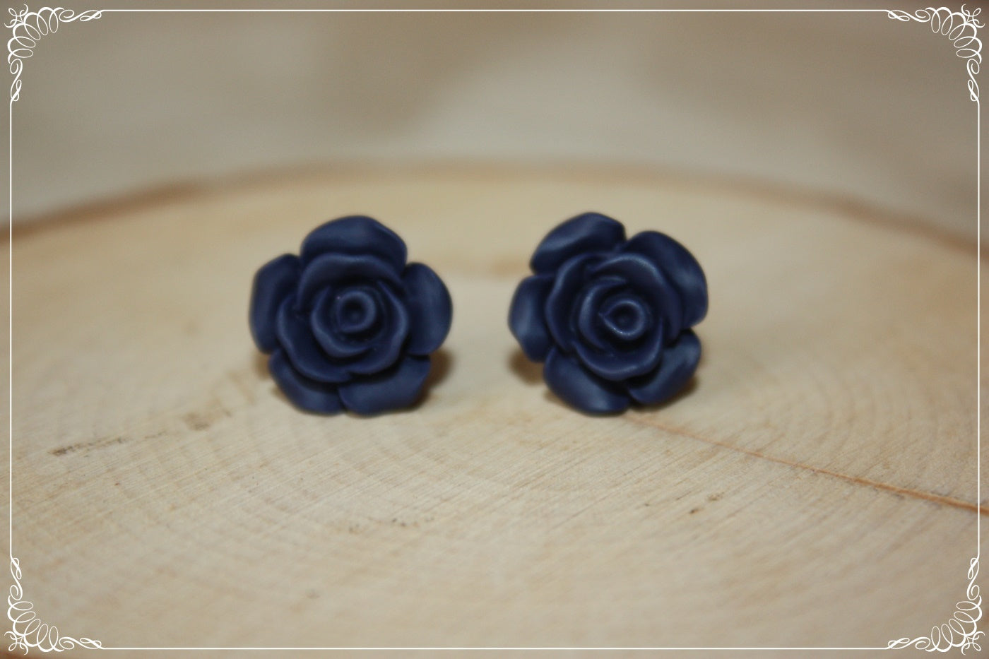 Boucles d'oreilles clous "Roses mattes"