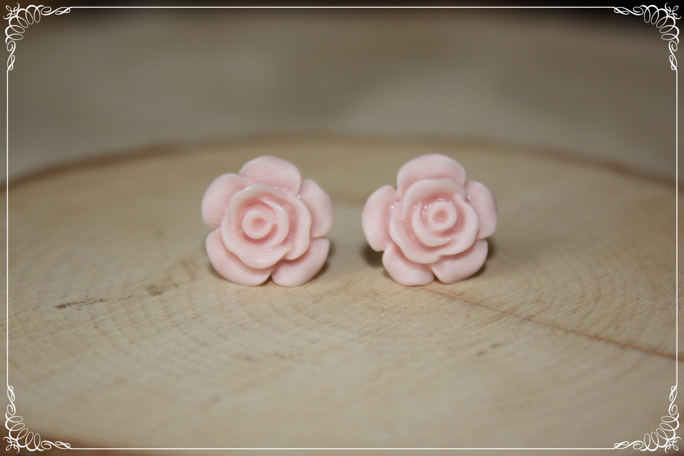 Boucles d'oreilles clous "Roses mattes"