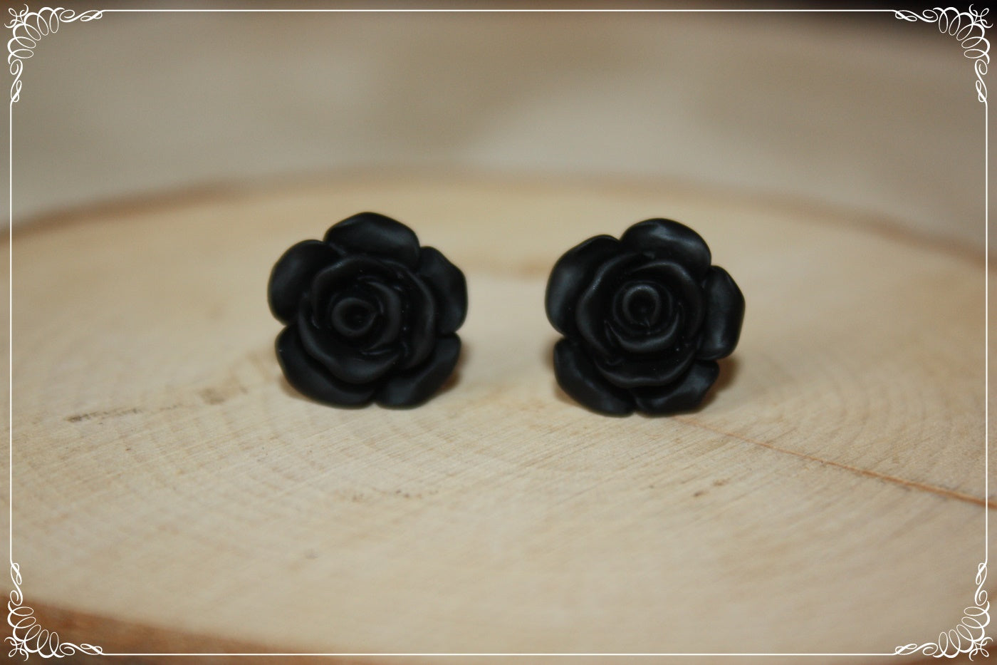 Boucles d'oreilles clous "Roses mattes"