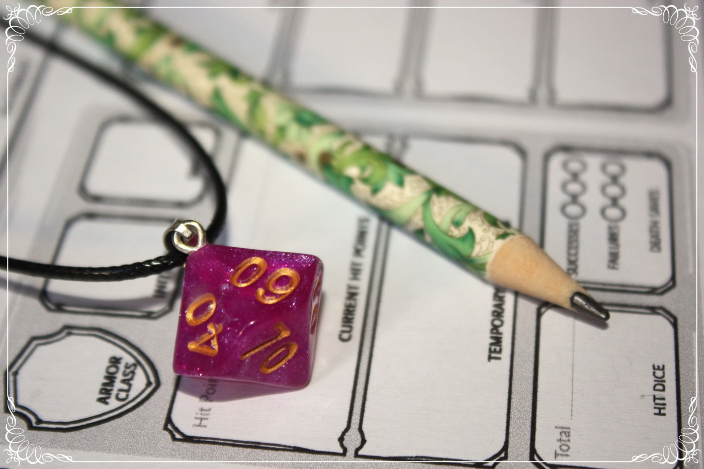 Pendentifs "Dés - Roses - Rouges "