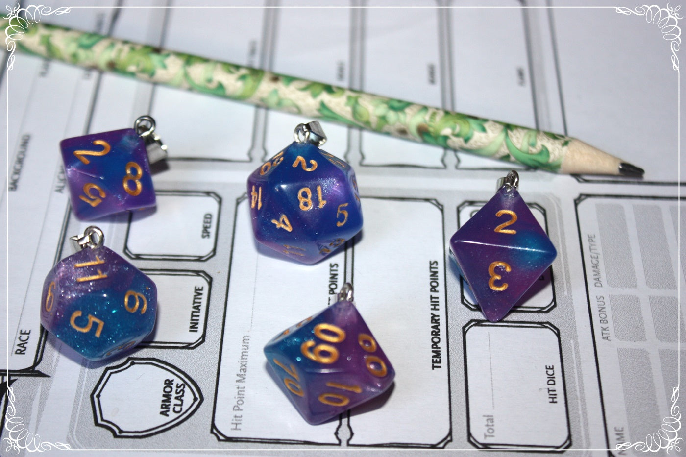 Pendentifs "Dés - Violets "