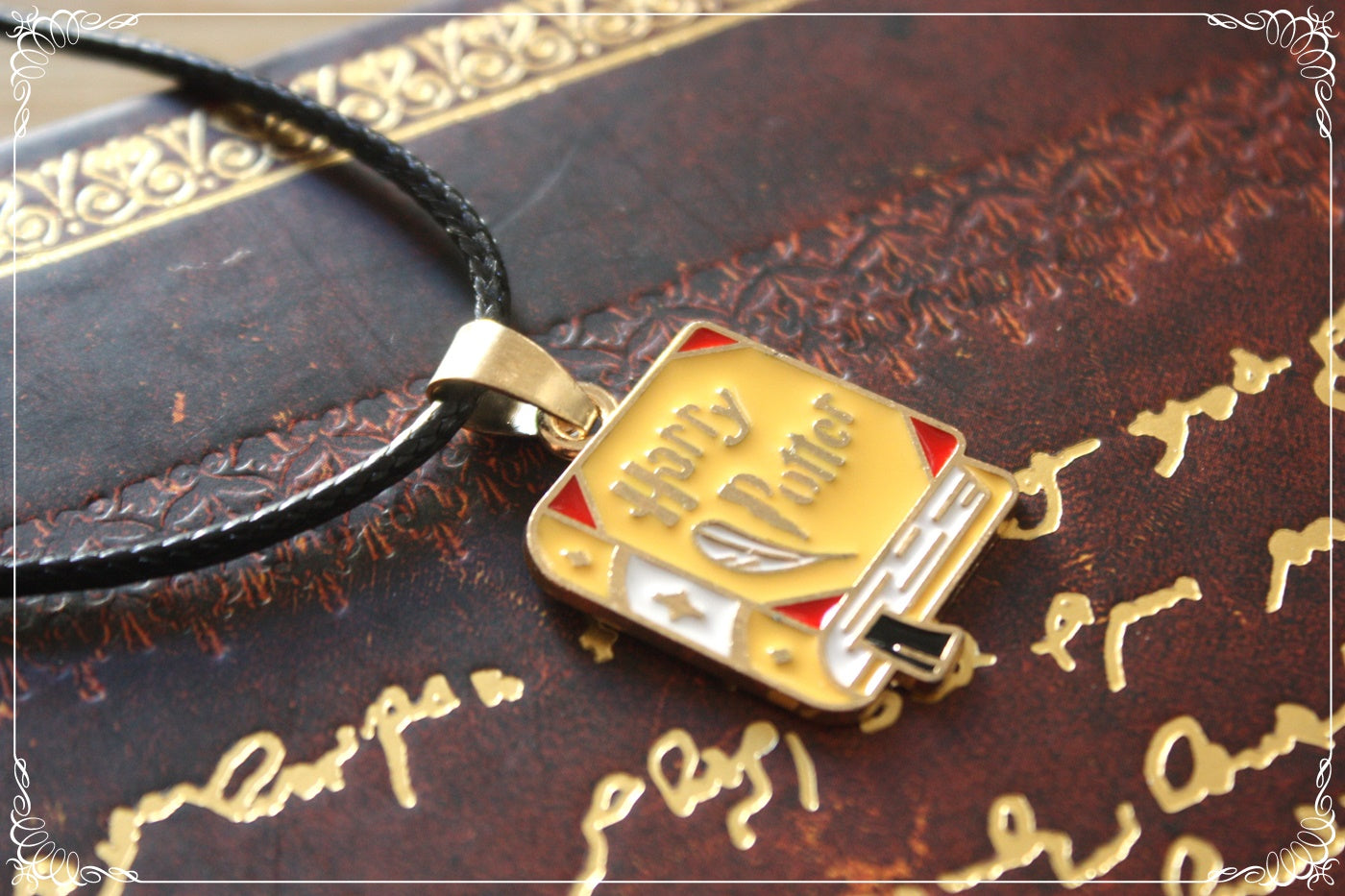 Pendentifs style "Harry Potter - Livres - Robes - Plateforme 9 3/4"