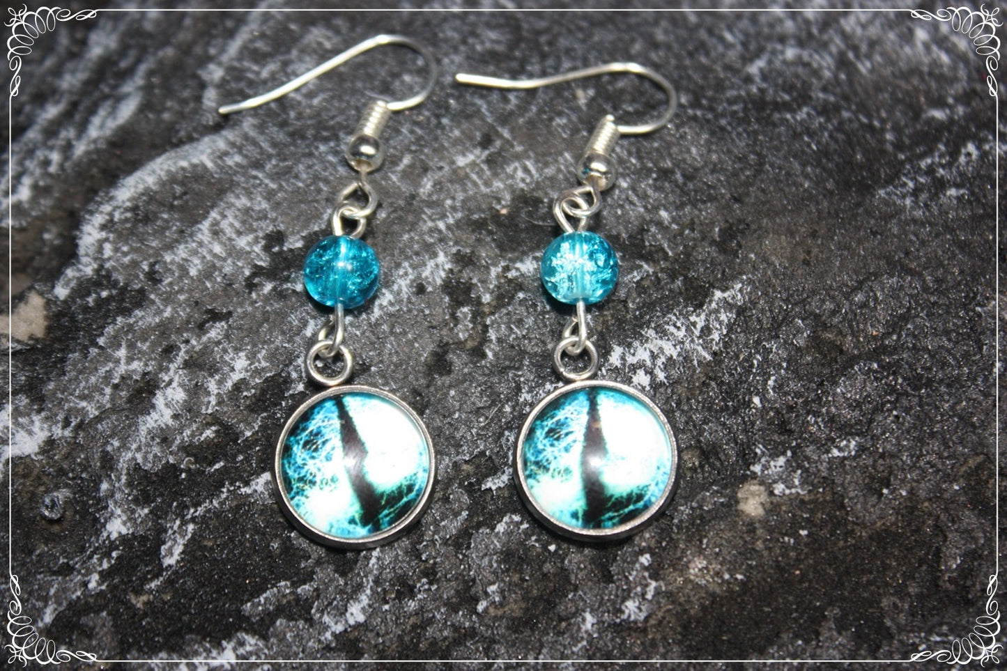 Boucles d'oreilles "Oeil de dragon et perles - Bleu"