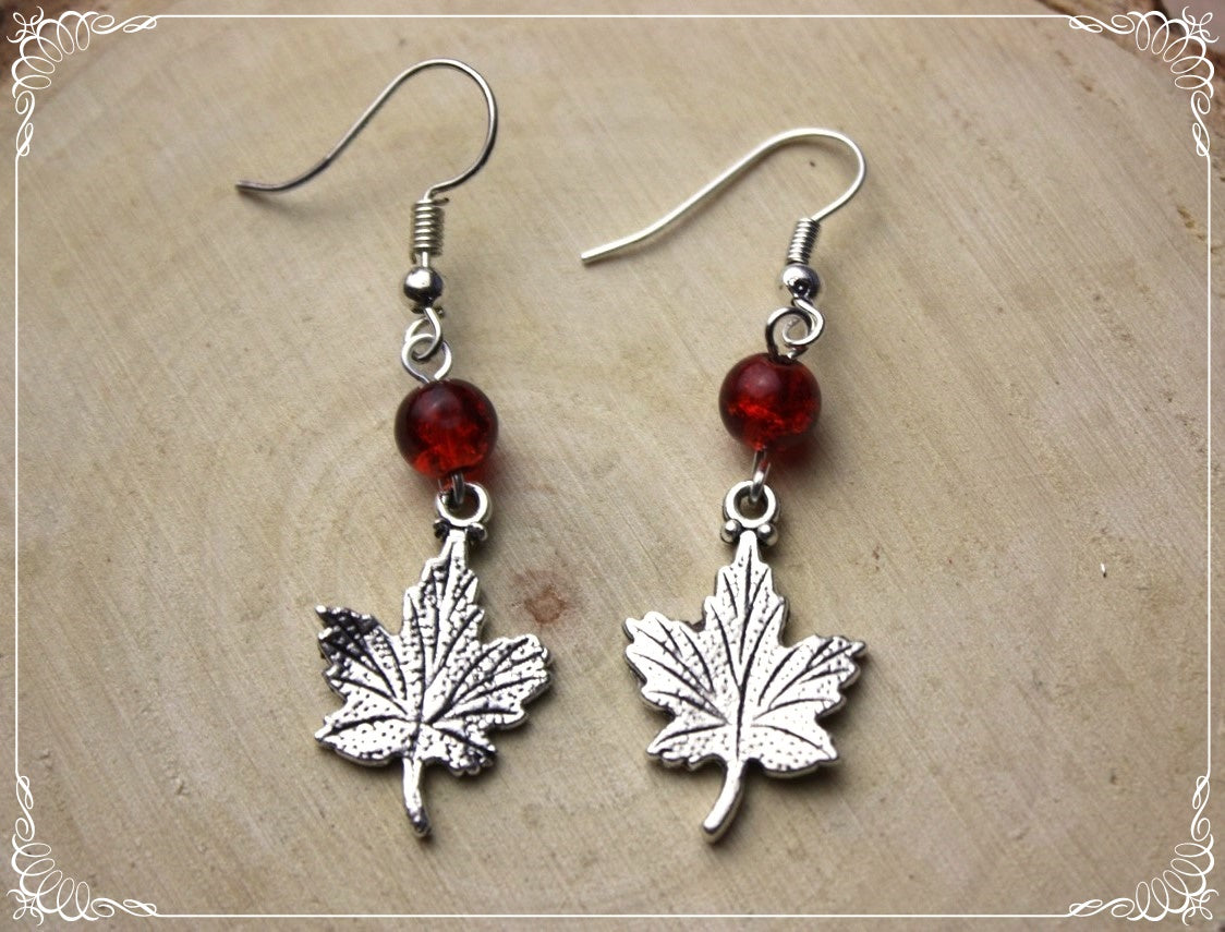 Boucles d'oreilles "Feuilles érables argentées"