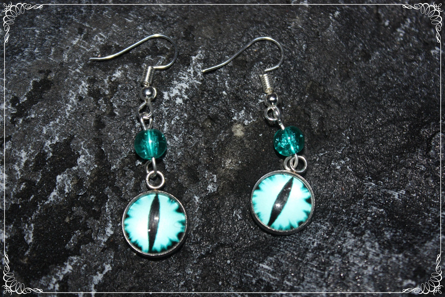 Boucles d'oreilles "Oeil de dragon et perles - Bleu"