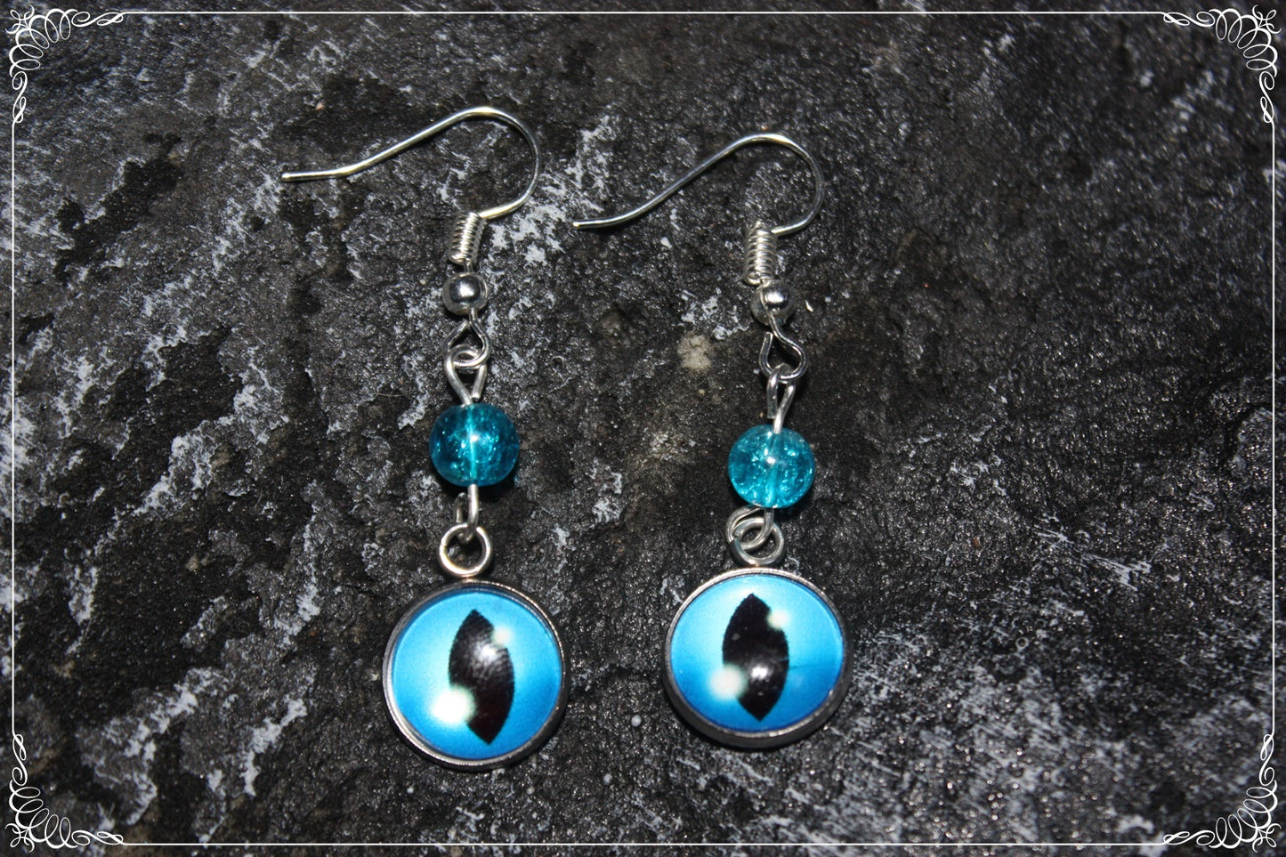 Boucles d'oreilles "Oeil de dragon et perles - Bleu"