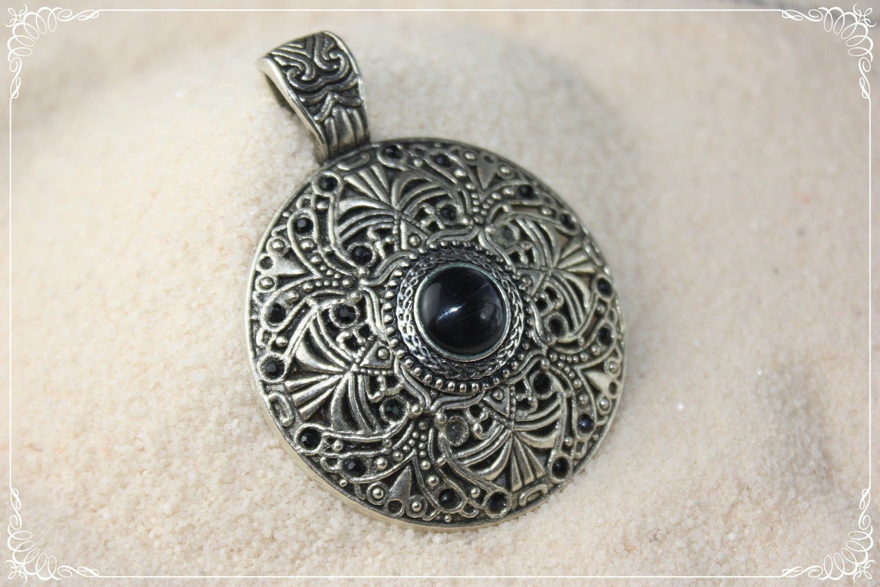 Gros pendentifs orientalisants