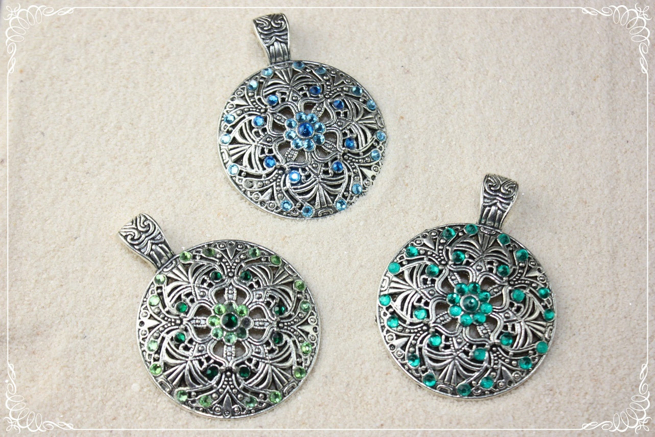 Gros pendentifs orientalisants