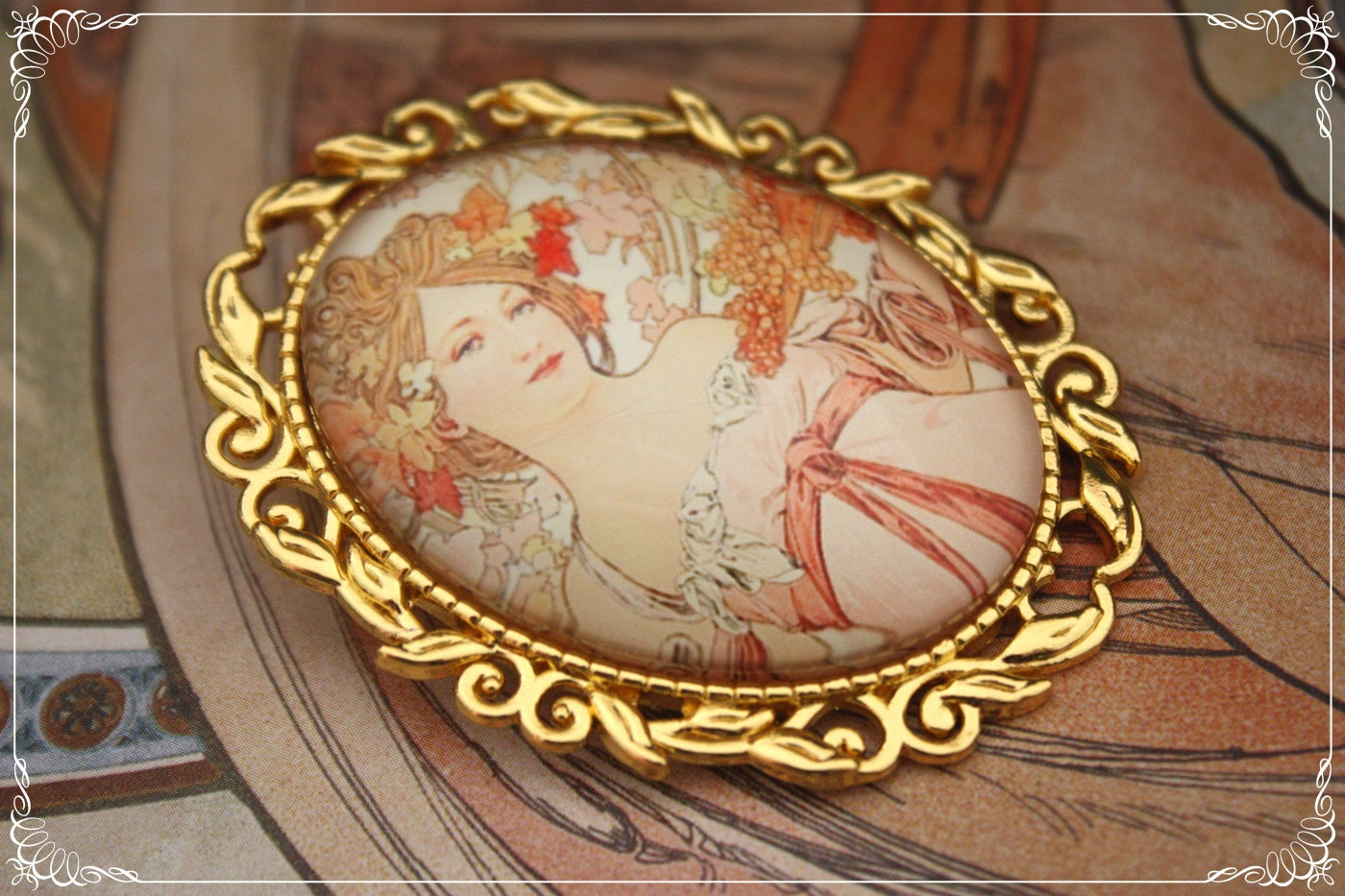 Broches "Mucha - Art Nouveau" dorées