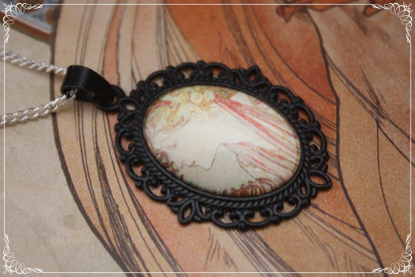Petits Pendentifs "Mucha - Art Nouveau - Noir"