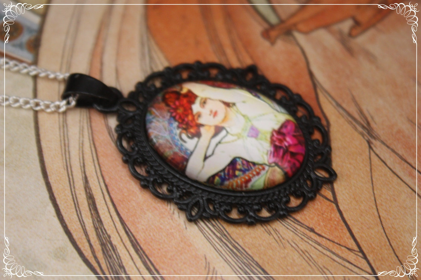 Petits Pendentifs "Mucha - Art Nouveau - Noir"