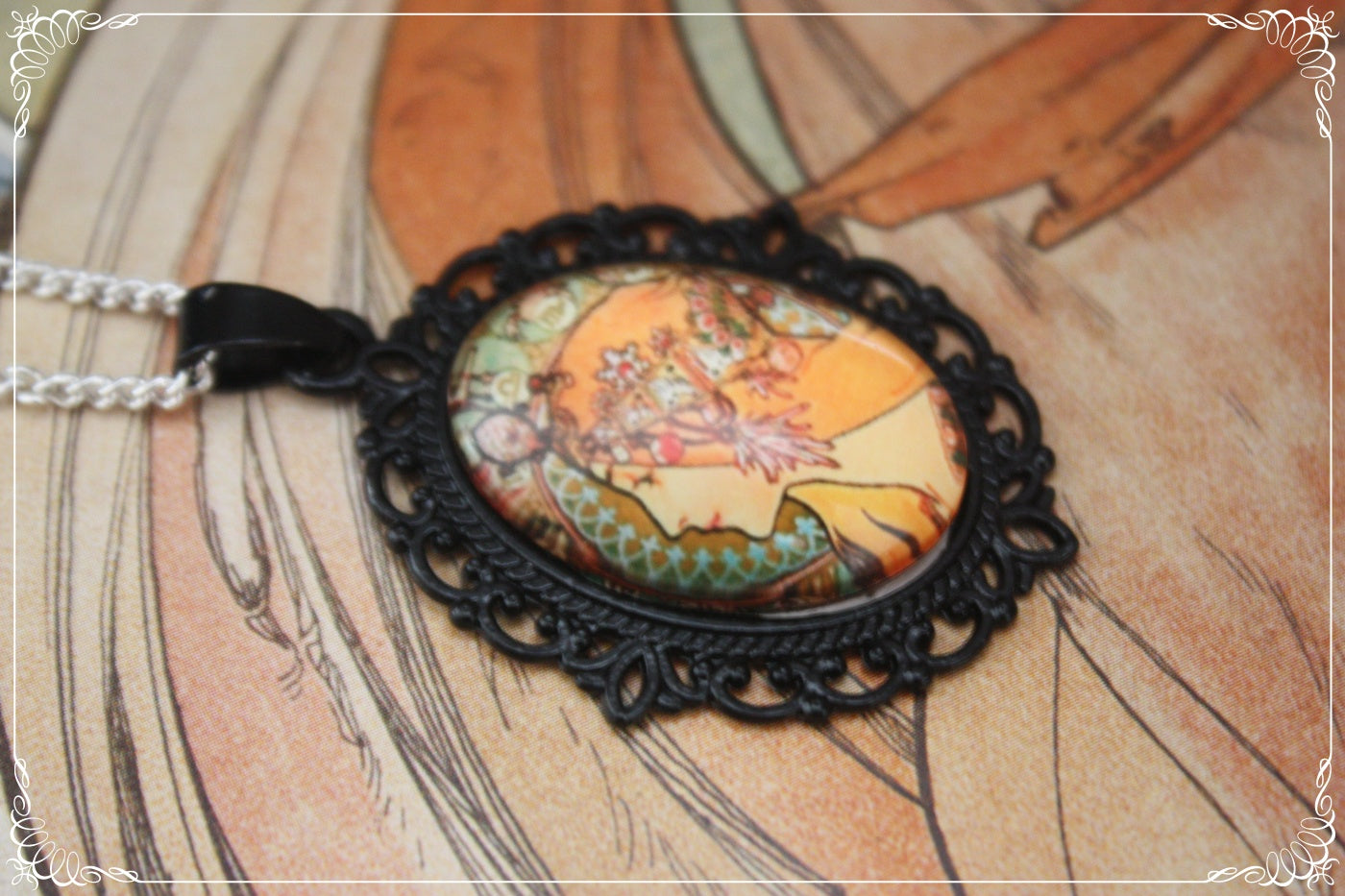 Petits Pendentifs "Mucha - Art Nouveau - Noir"