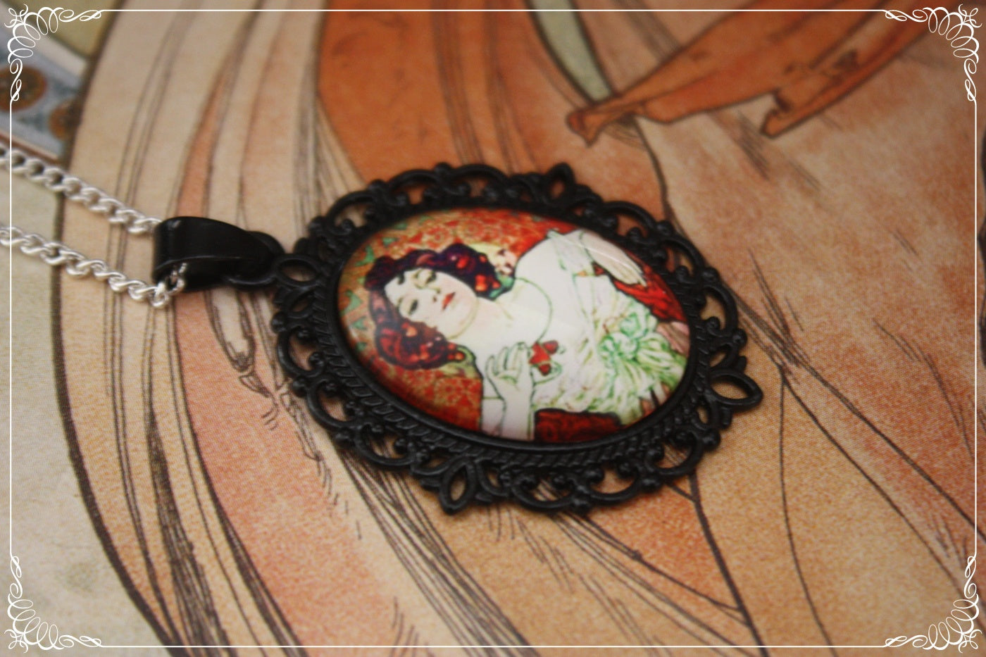 Petits Pendentifs "Mucha - Art Nouveau - Noir"