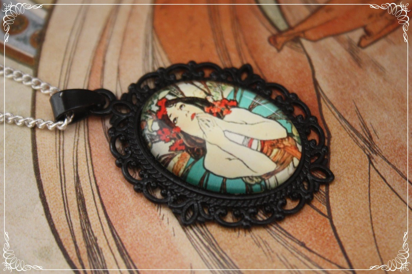 Petits Pendentifs "Mucha - Art Nouveau - Noir"