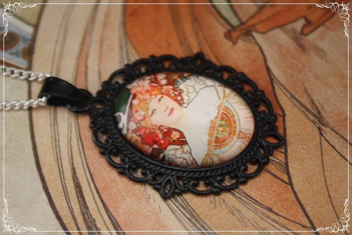 Petits Pendentifs "Mucha - Art Nouveau - Noir"