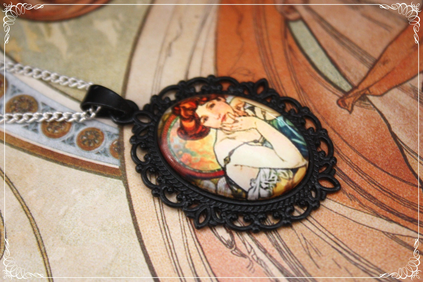 Petits Pendentifs "Mucha - Art Nouveau - Noir"