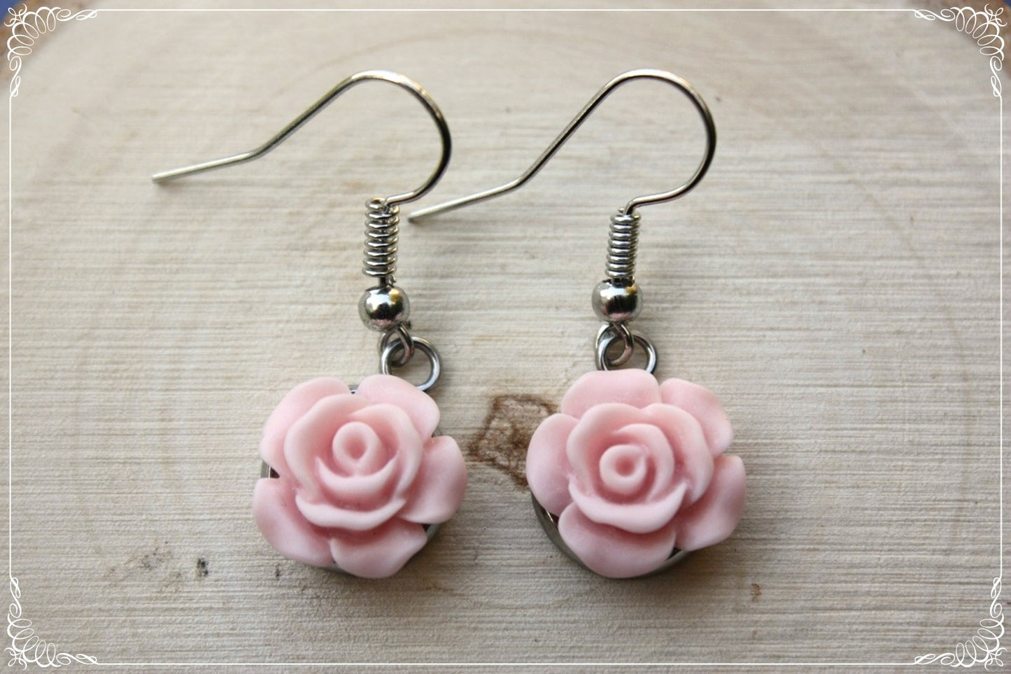 Boucles d'oreilles pendantes "Roses mattes"