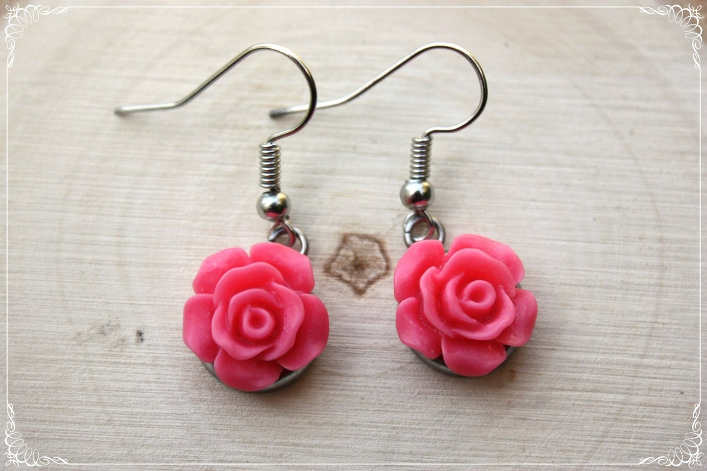 Boucles d'oreilles pendantes "Roses mattes"