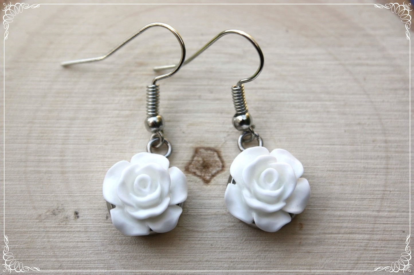 Boucles d'oreilles pendantes "Roses mattes"