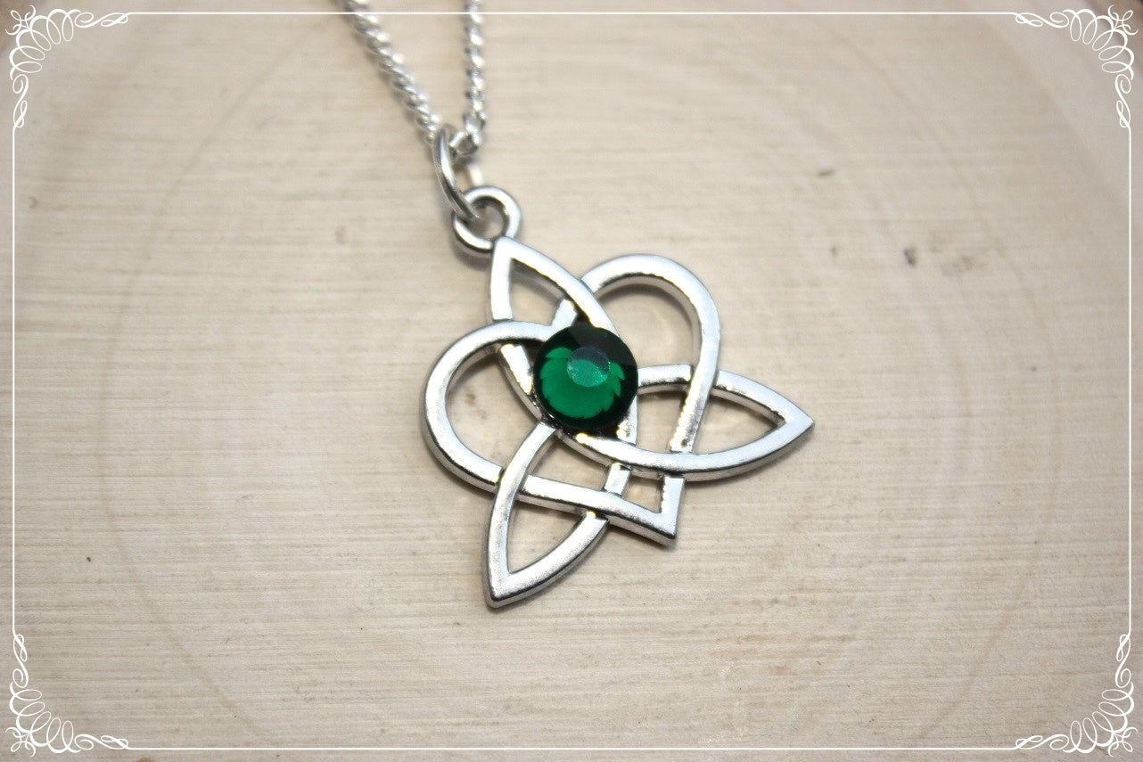 Pendentifs celtiques "Triquetras coeurs"