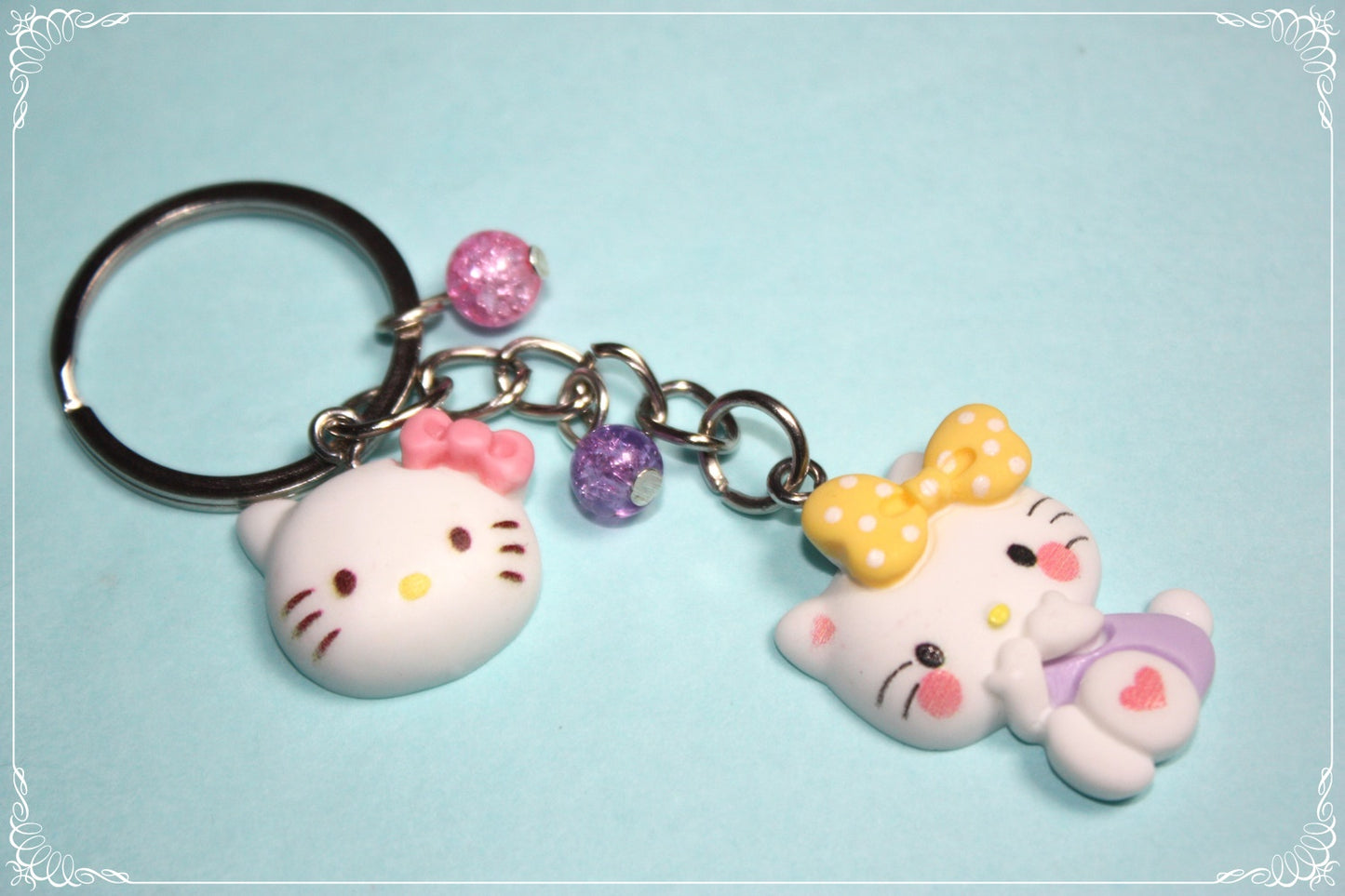 Porte-clés style "Hello Kitty"