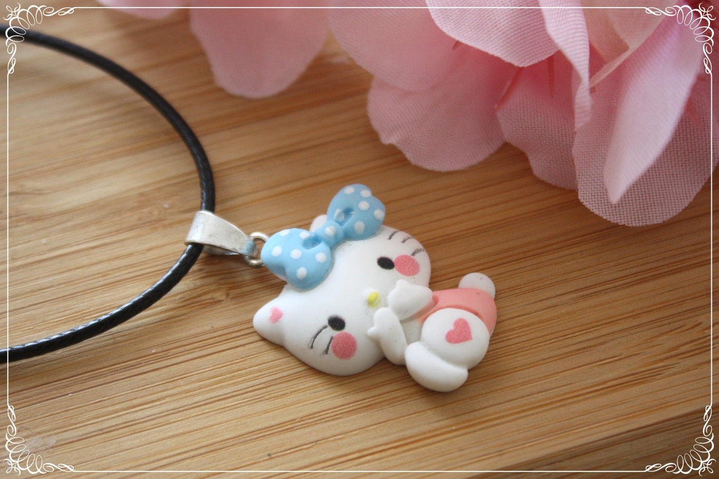 Pendentifs style "Hello Kitty"