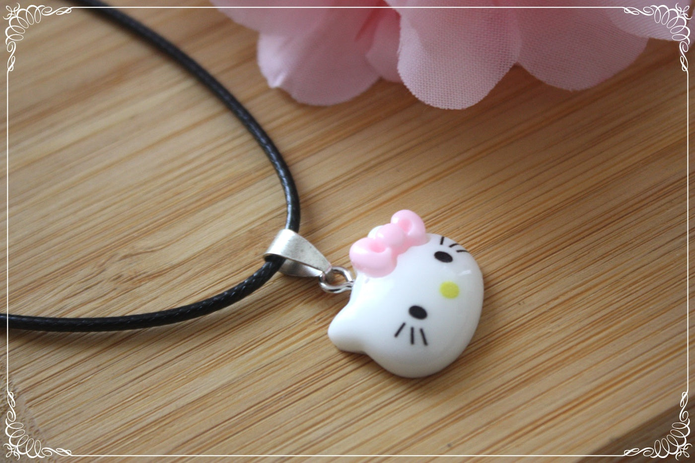 Pendentifs style "Hello Kitty"