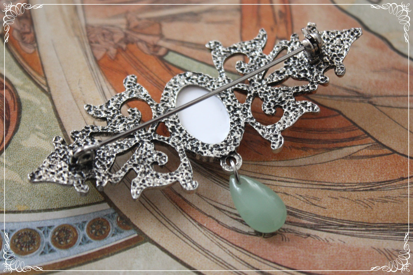 Broches "Mucha gouttes - Art Nouveau"