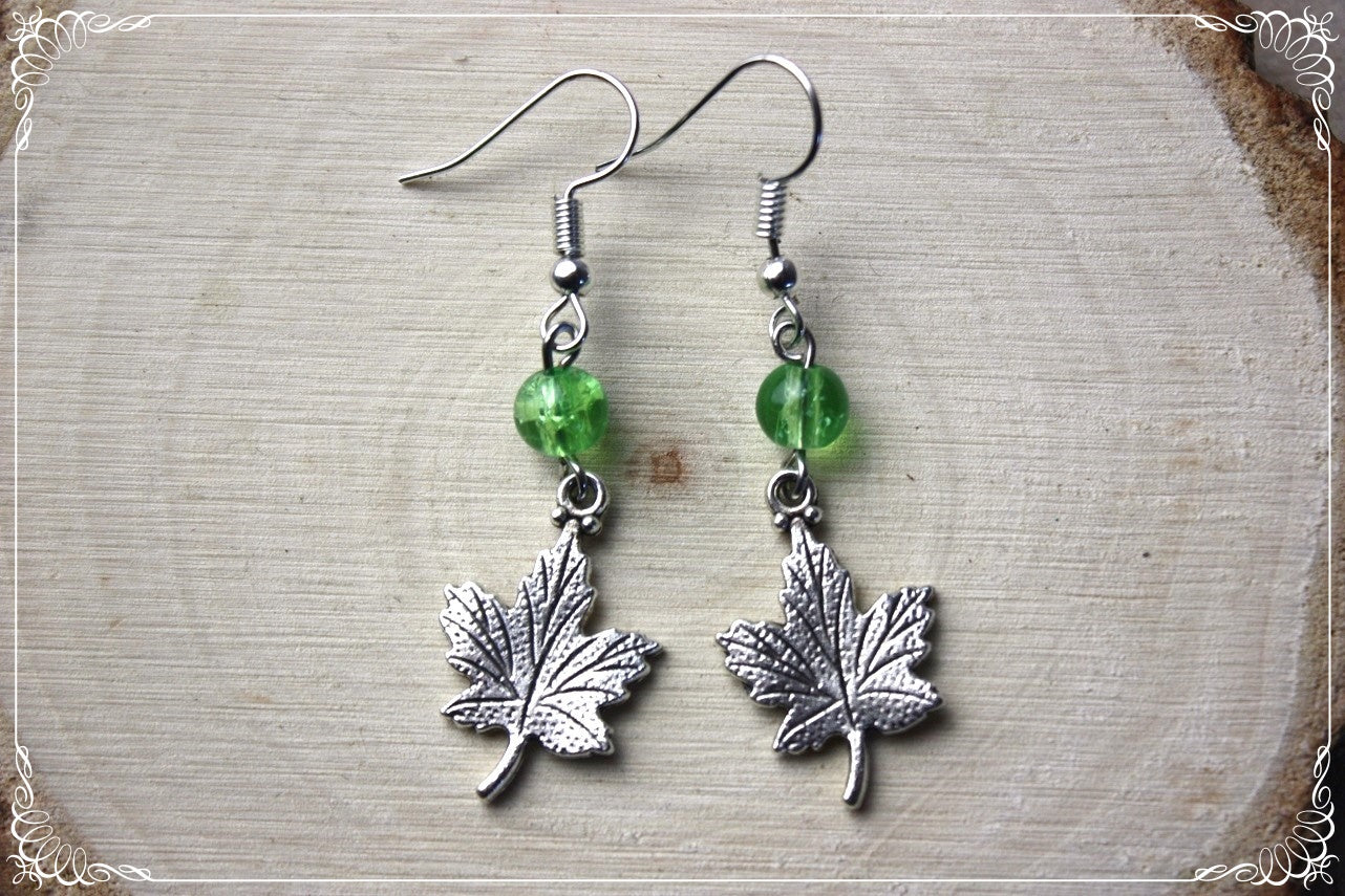 Boucles d'oreilles "Feuilles érables argentées"