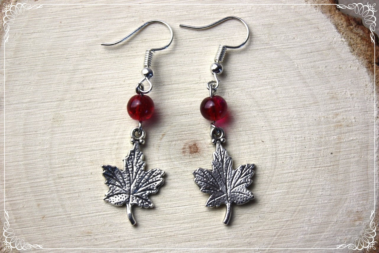Boucles d'oreilles "Feuilles érables argentées"