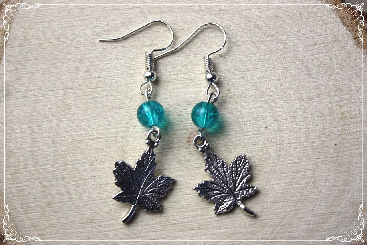 Boucles d'oreilles "Feuilles érables argentées"