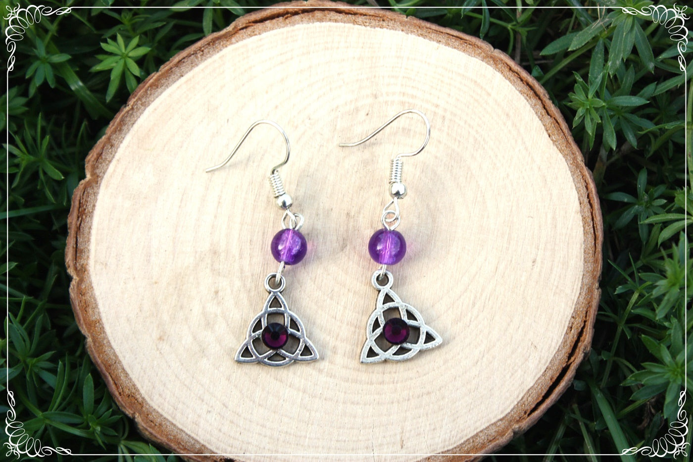 Boucles d'oreilles celtiques "Triquetras cerclés et perles"