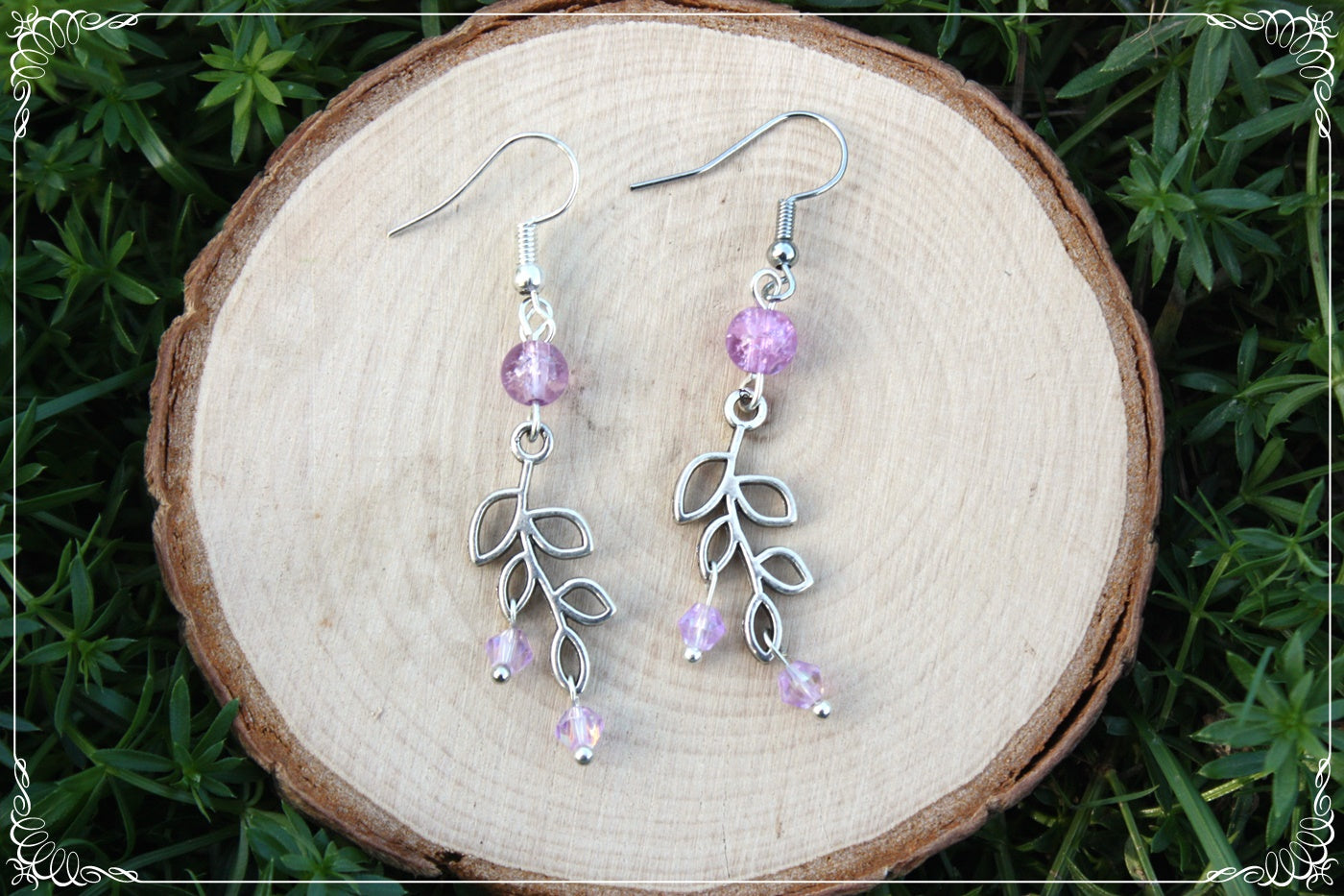 Boucles d'oreilles pendantes "Petites feuilles de lauriers argentées et perles"