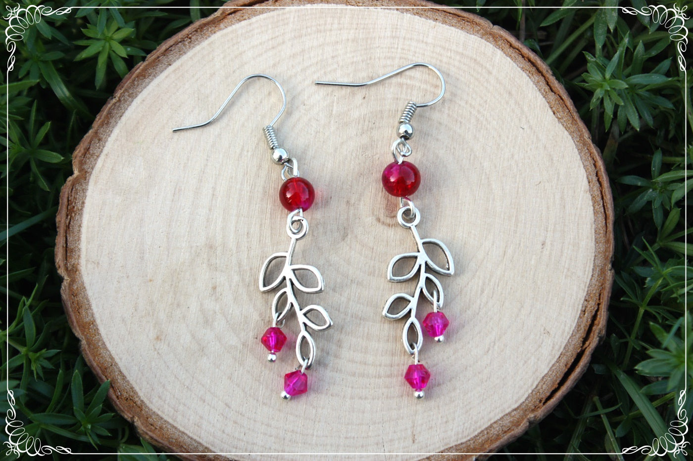 Boucles d'oreilles pendantes "Petites feuilles de lauriers argentées et perles"