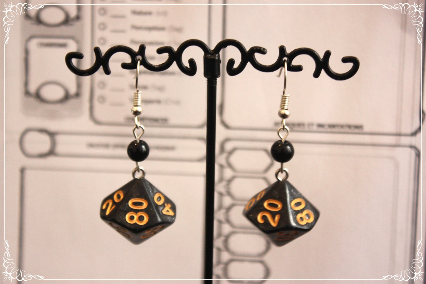 Boucles d'oreilles "Dés JDR - Blanc - Noir - Jaune - Orange "