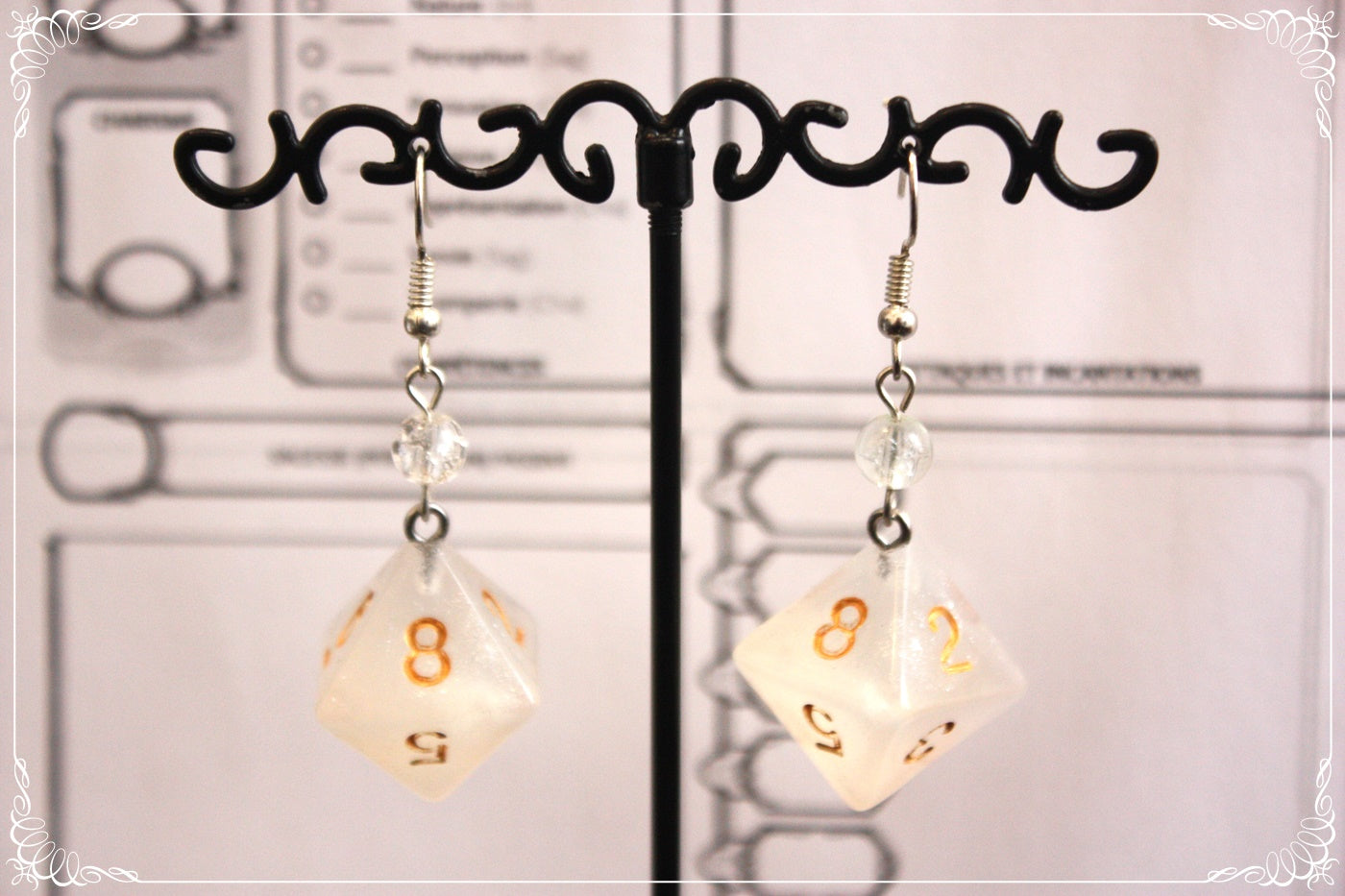 Boucles d'oreilles "Dés JDR - Blanc - Noir - Jaune - Orange "