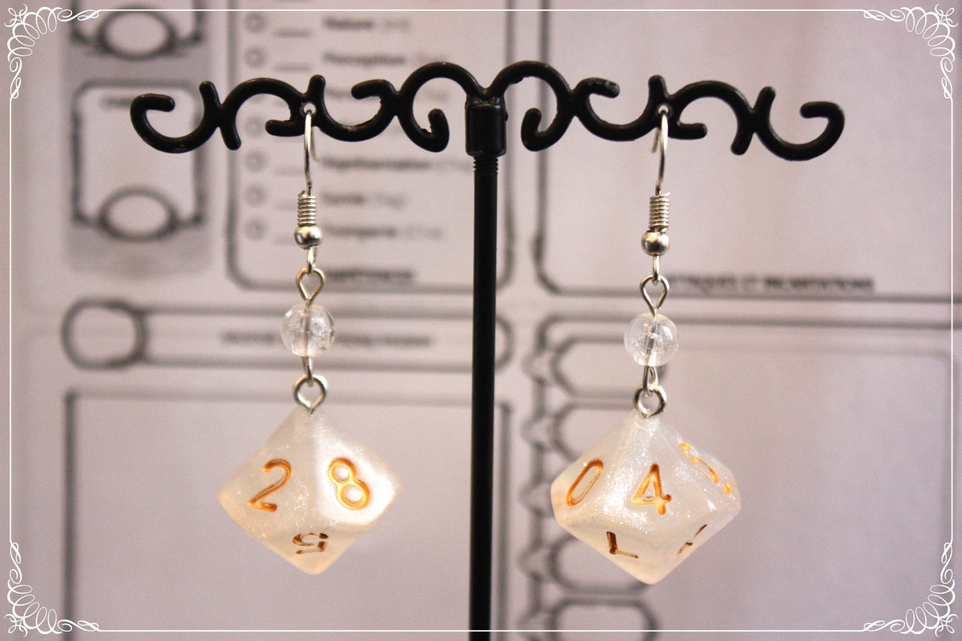 Boucles d'oreilles "Dés JDR - Blanc - Noir - Jaune - Orange "