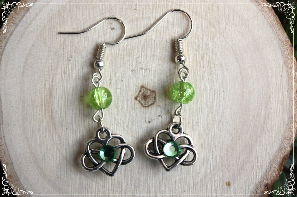 Boucles d'oreilles celtiques "Coeurs - perles"