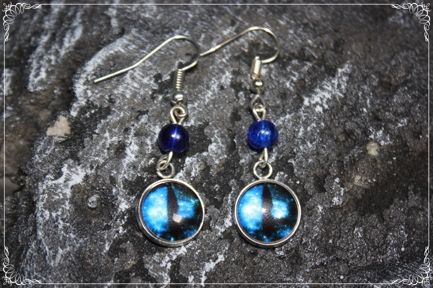 Boucles d'oreilles "Oeil de dragon et perles - Bleu"