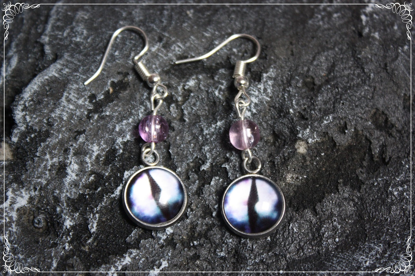 Boucles d'oreilles "Oeil de dragon et perles - Rose violet "