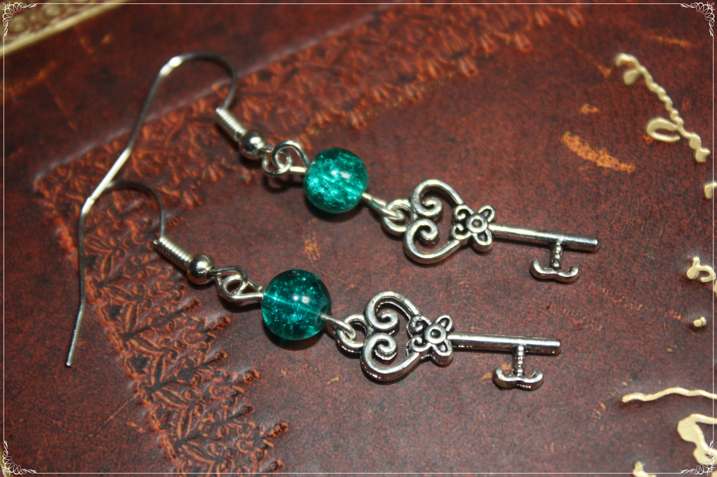 Boucles d'oreilles pendantes argentées "clés et perles"