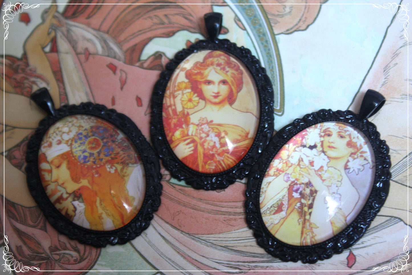 Pendentifs "Mucha - Art Nouveau - Noir"