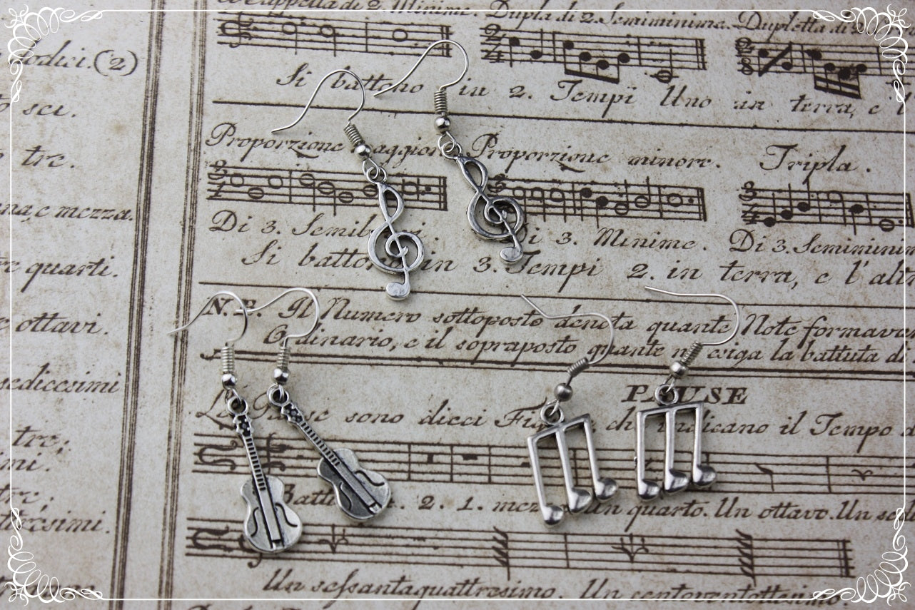 Boucles d'oreilles et pendentifs "Musique"