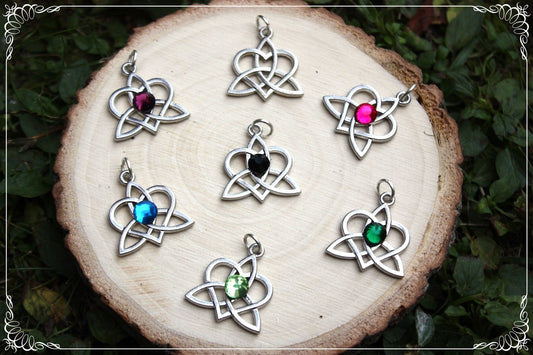 Pendentifs celtiques "Triquetras coeurs"