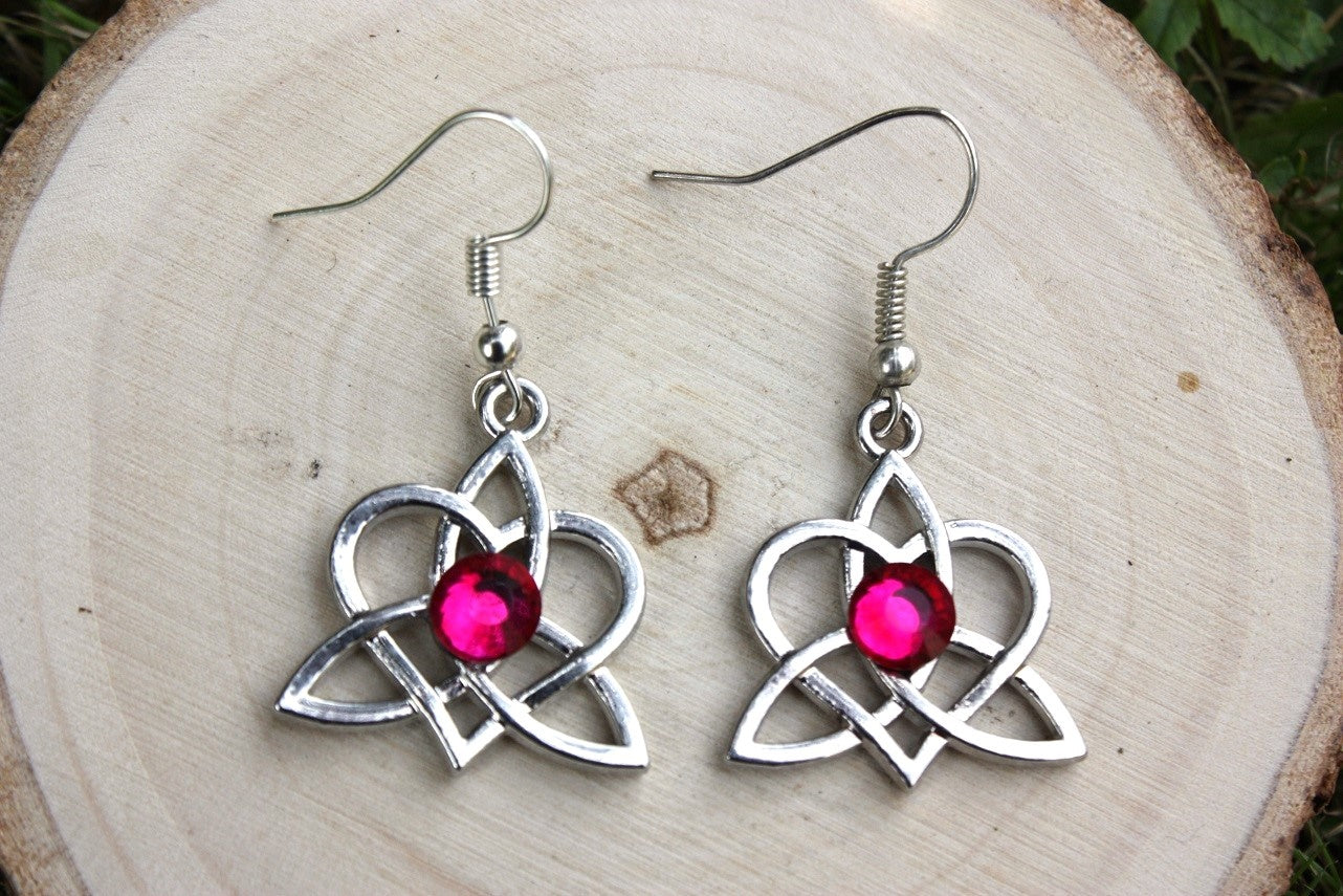 Boucles d'oreilles Celtiques "Triquetras coeurs "