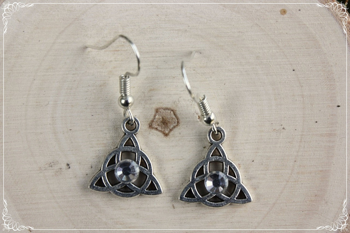 Boucles d'oreilles celtiques "Triquetras cerclés"